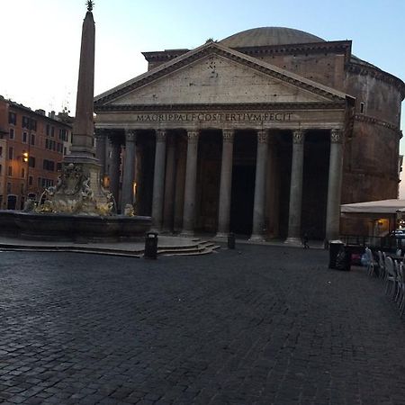 Отель Casa Bella Pantheon Рим Экстерьер фото